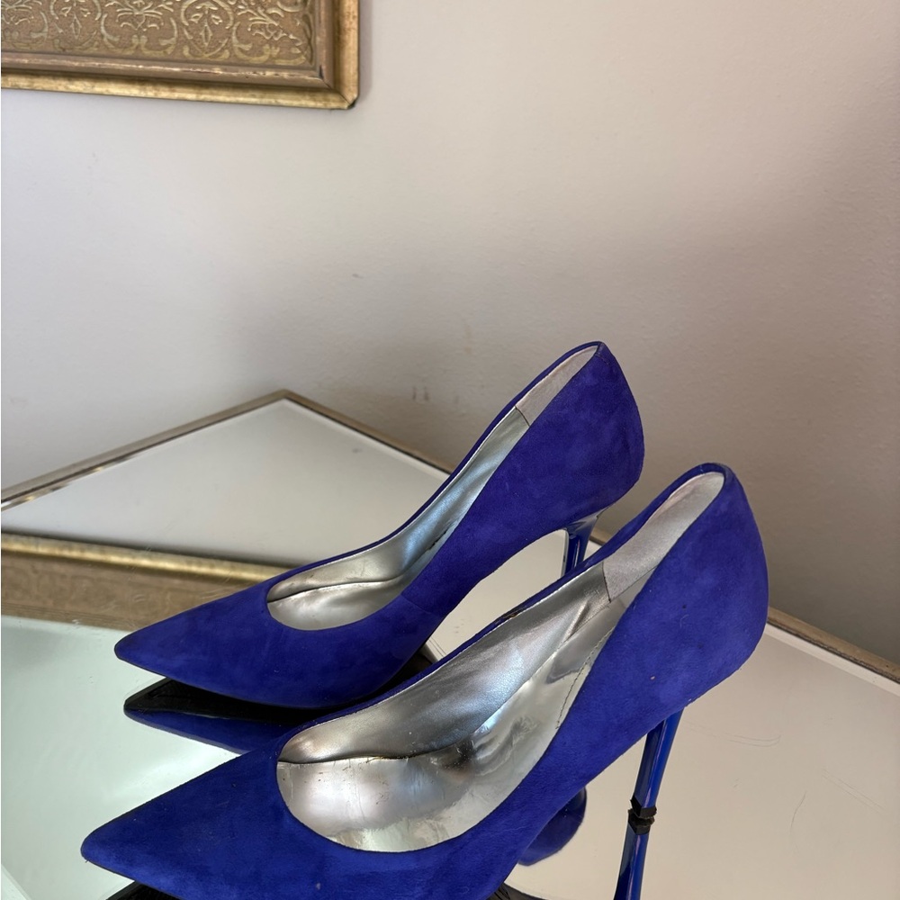 Guess Royal Pointed-Toe Suede Pumps - Picture 5 of 6